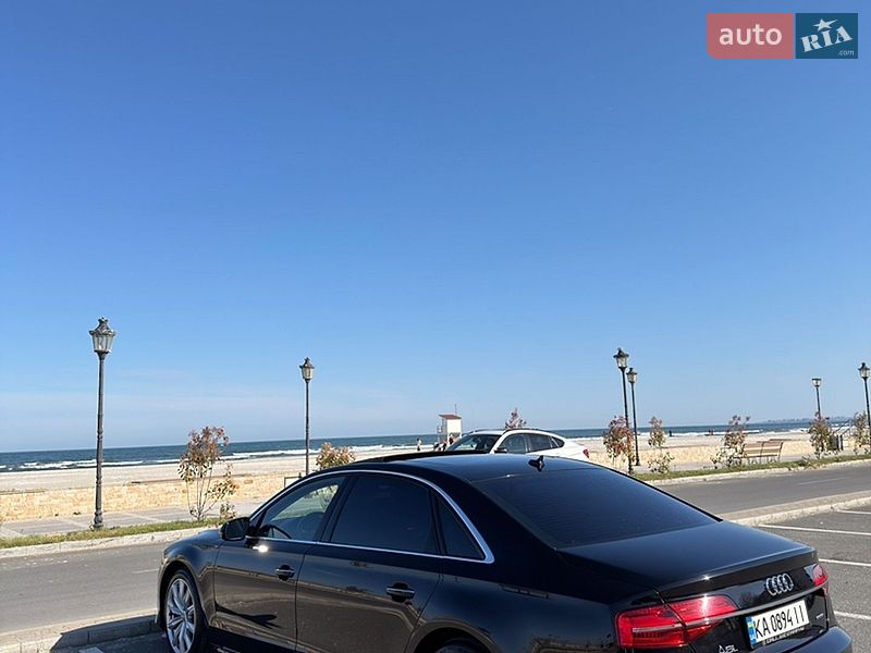 Седан Audi A8 2016 в Благовіщенську