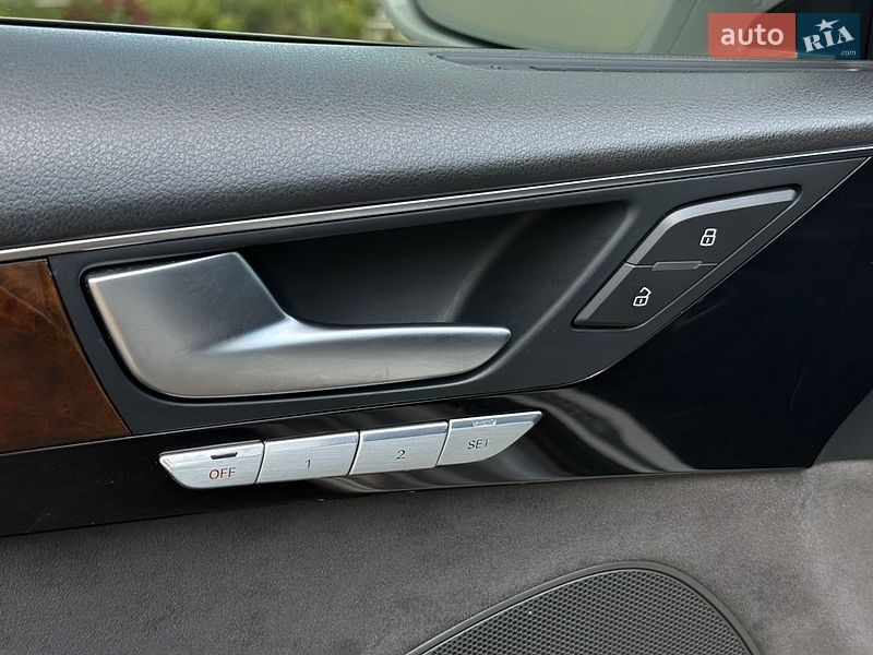 Седан Audi A8 2016 в Кривому Розі
