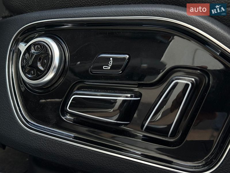 Седан Audi A8 2016 в Кривому Розі