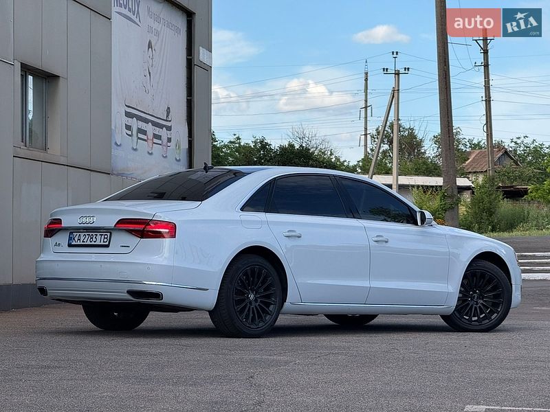 Седан Audi A8 2016 в Кривому Розі