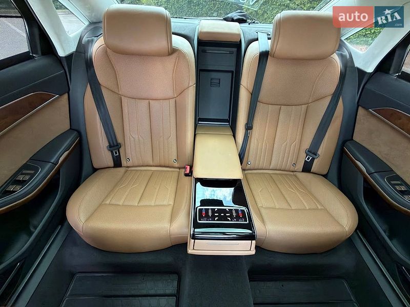Седан Audi A8 2018 в Киеве