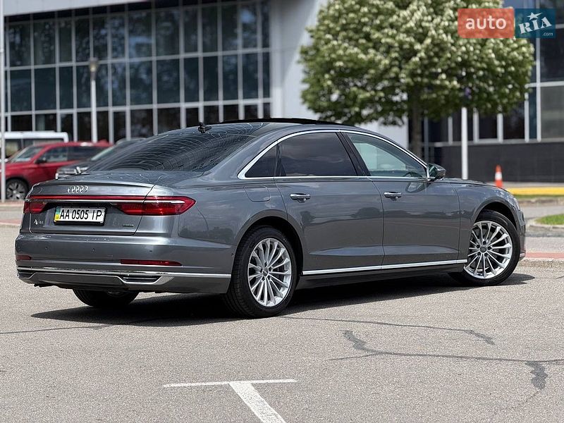 Седан Audi A8 2018 в Киеве