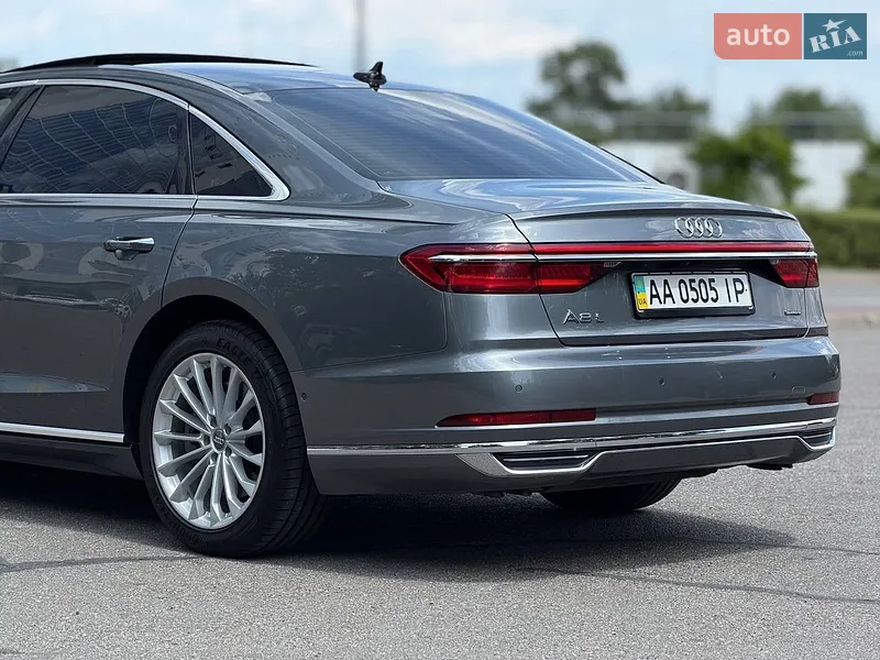 Audi A8 2018 VIN WAU8DAF83KN010633 фото оголошення 95 з 176