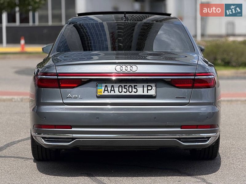 Седан Audi A8 2018 в Киеве