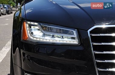 Седан Audi A8 2015 в Одесі