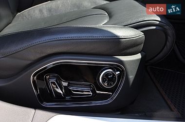 Седан Audi A8 2015 в Одесі