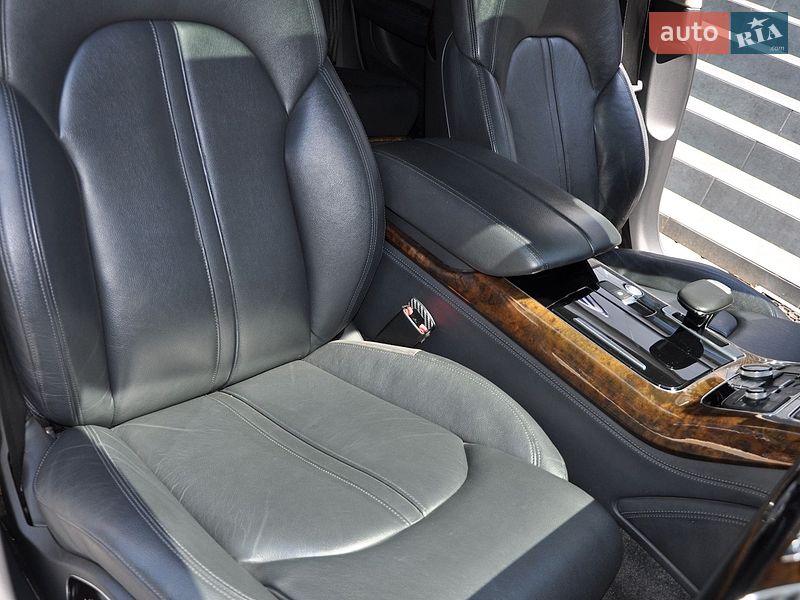 Седан Audi A8 2015 в Одесі
