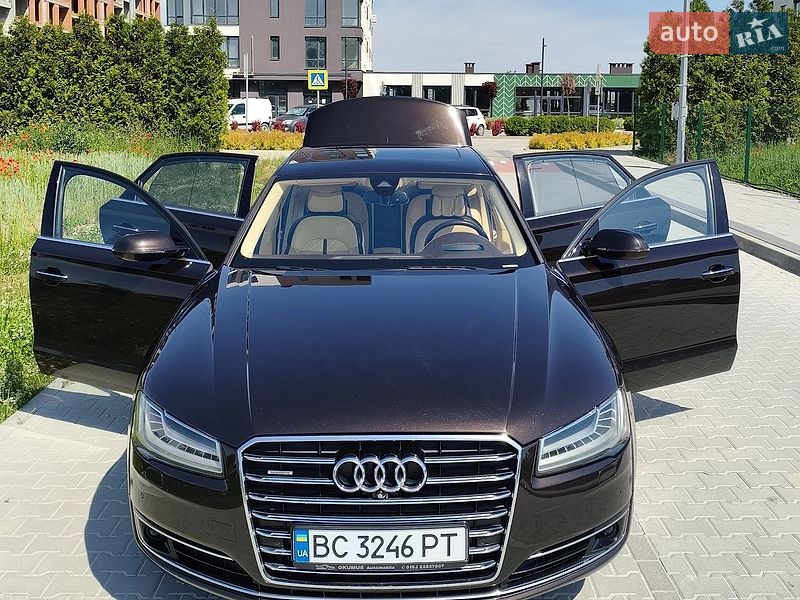 Седан Audi A8 2014 в Львове