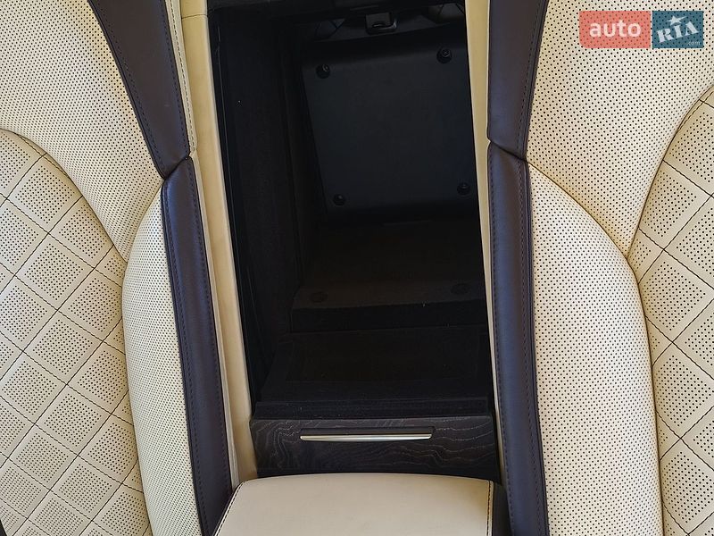 Седан Audi A8 2014 в Львове