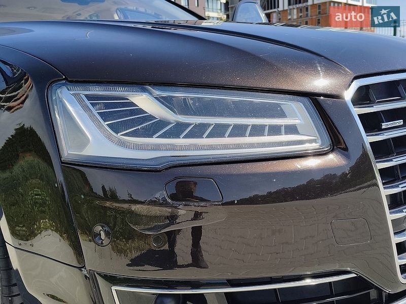 Седан Audi A8 2014 в Львове