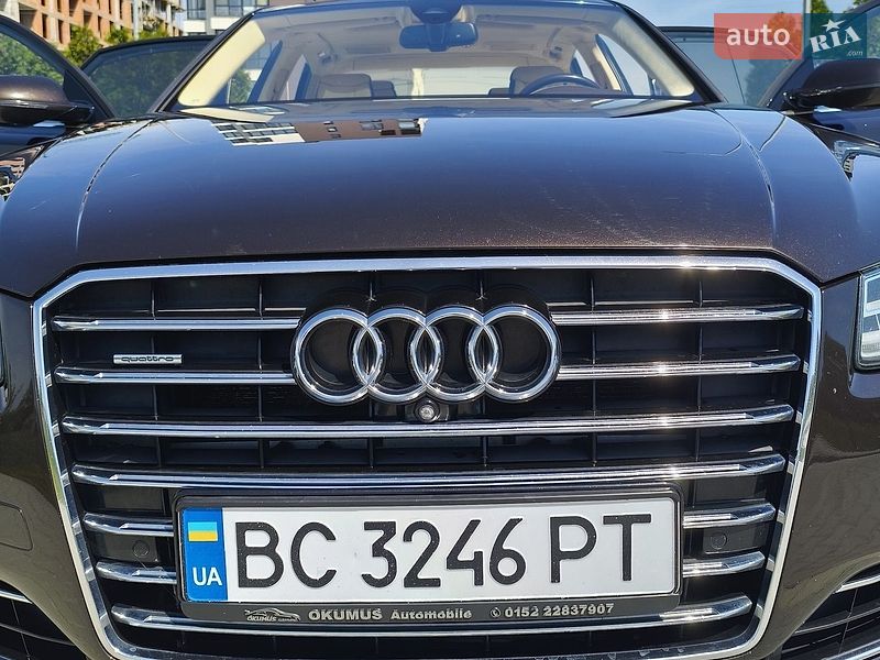 Седан Audi A8 2014 в Львове