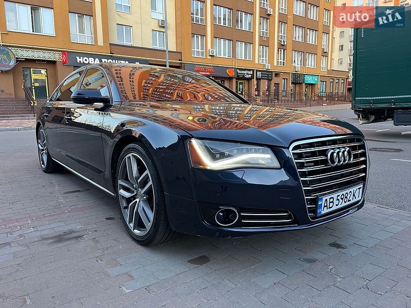 Седан Audi A8 2011 в Вишневом