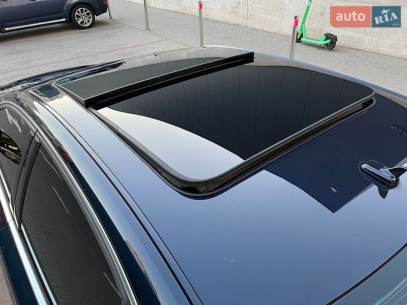 Седан Audi A8 2011 в Вишневом