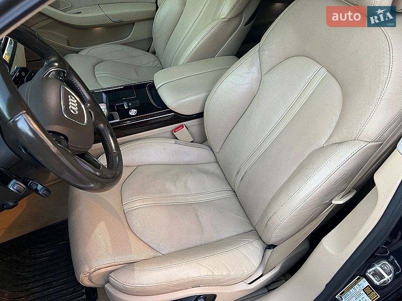 Седан Audi A8 2011 в Вишневом