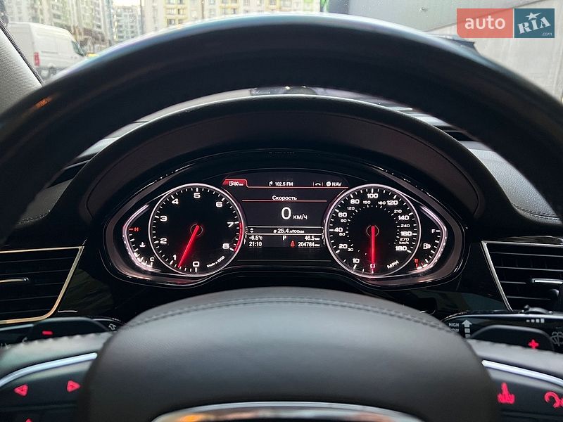 Седан Audi A8 2011 в Вишневом