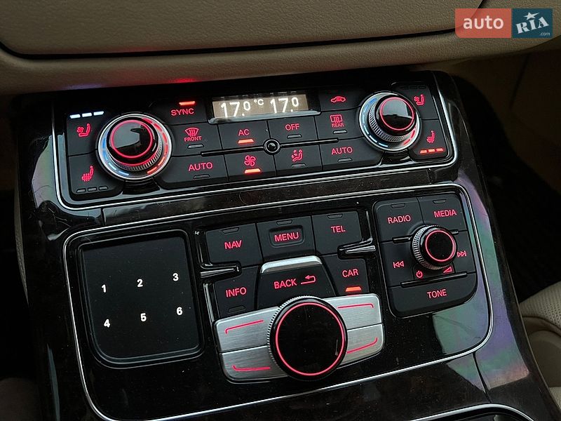 Седан Audi A8 2011 в Вишневом