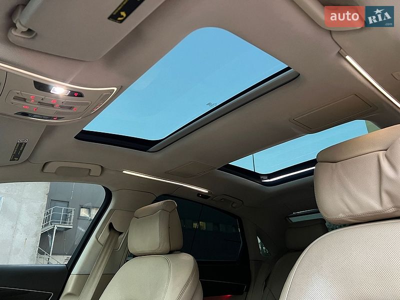 Седан Audi A8 2011 в Вишневом