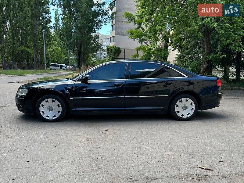 Седан Audi A8 2004 в Одесі