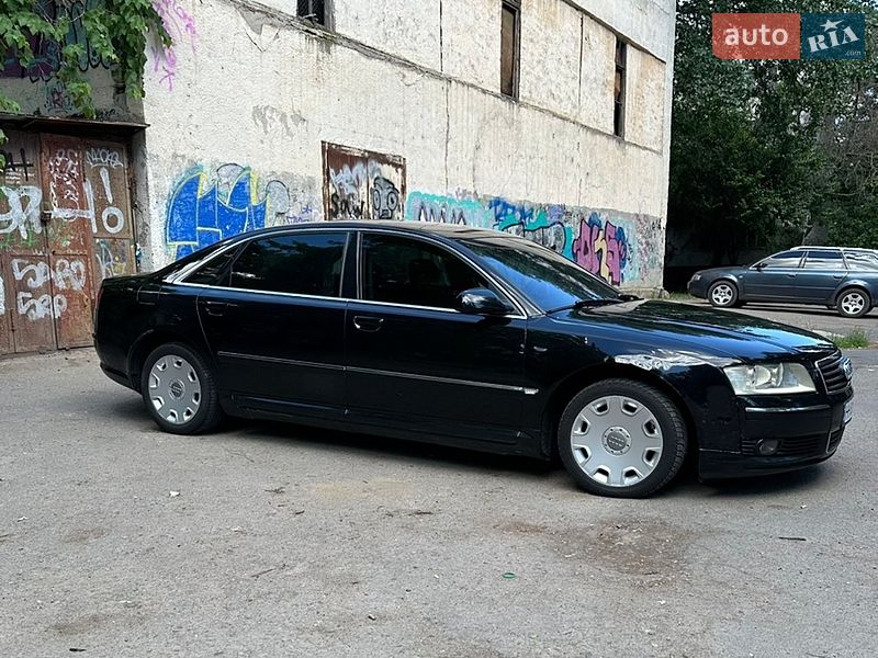 Седан Audi A8 2004 в Одесі