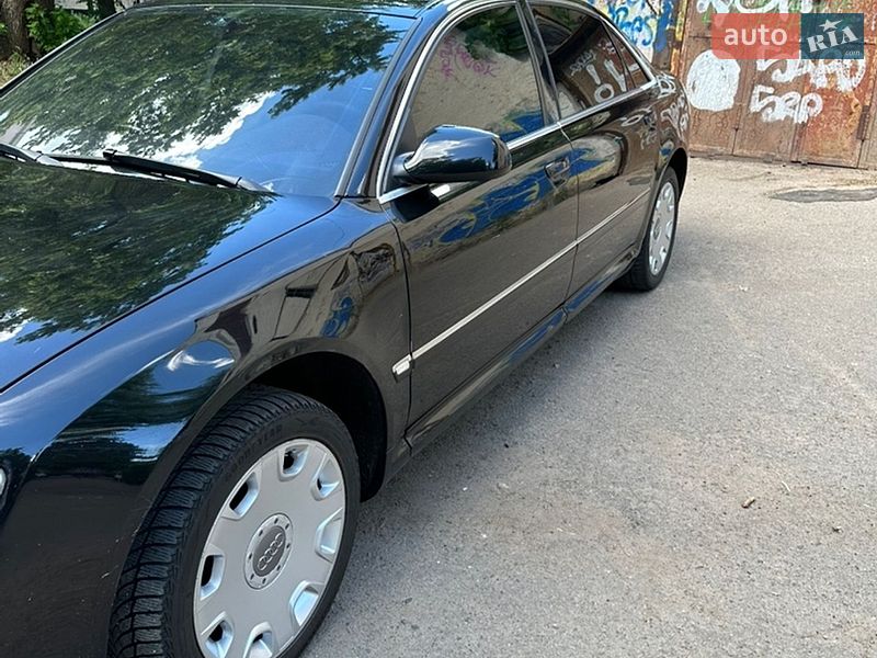 Седан Audi A8 2004 в Одесі