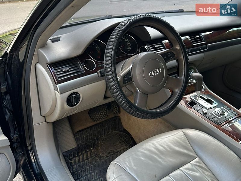 Седан Audi A8 2004 в Одесі