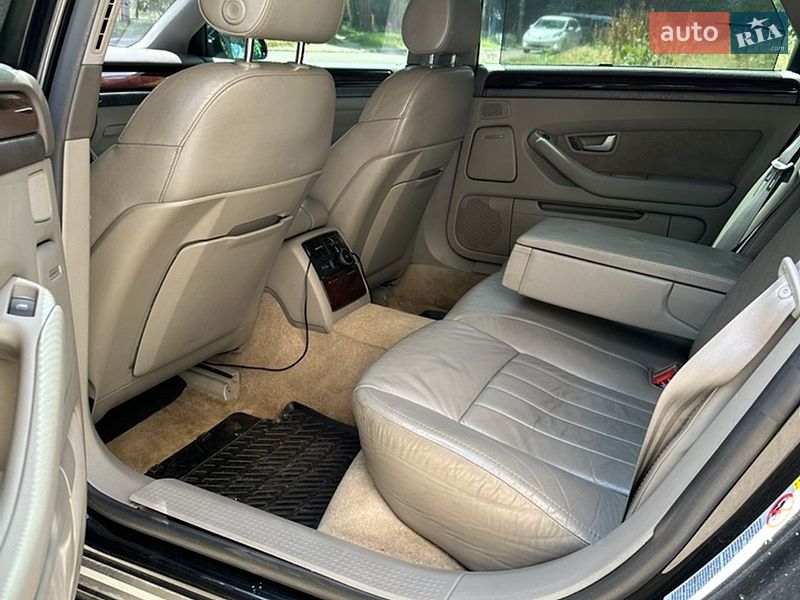 Седан Audi A8 2004 в Одесі