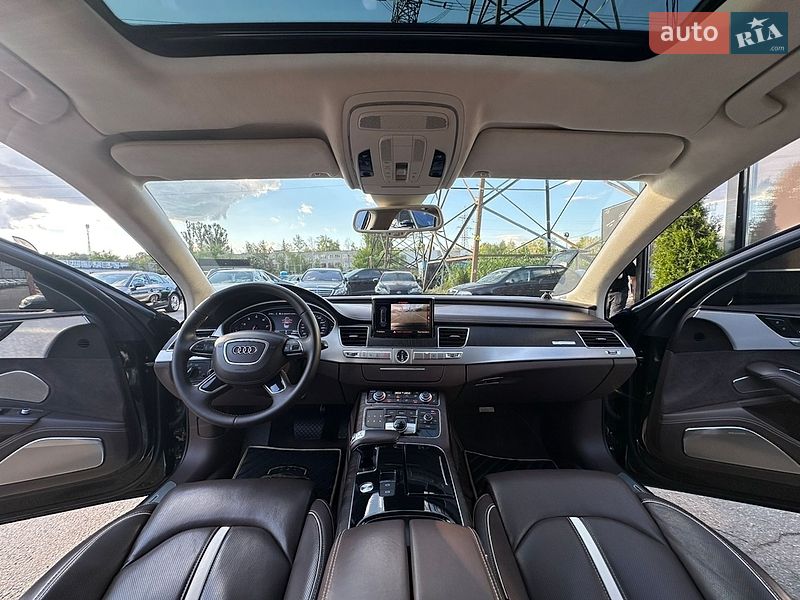 Седан Audi A8 2012 в Харкові