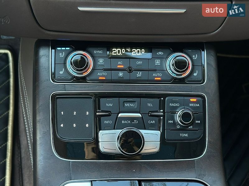 Седан Audi A8 2012 в Харкові