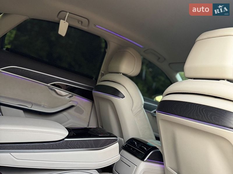 Седан Audi A8 2018 в Днепре