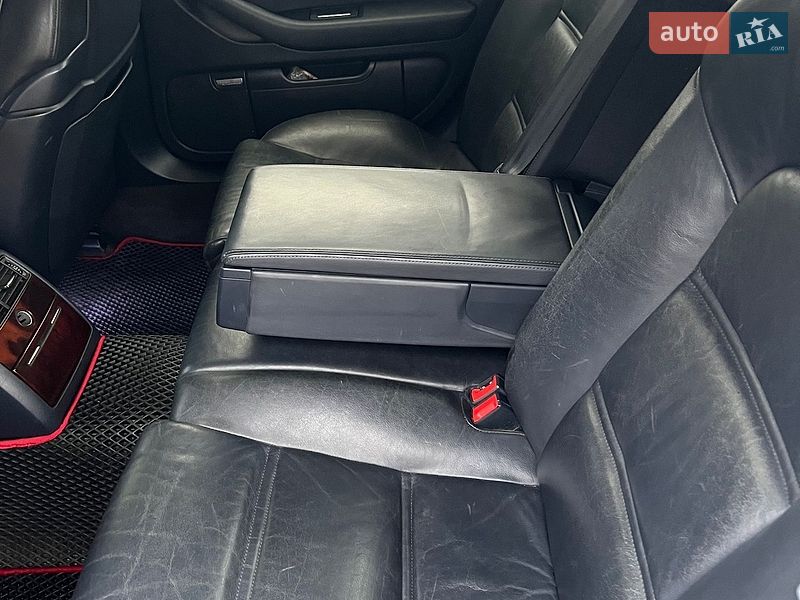 Седан Audi A8 2004 в Львове