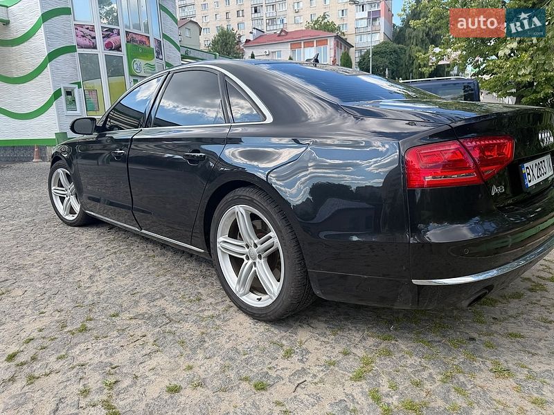 Седан Audi A8 2011 в Хмельницькому