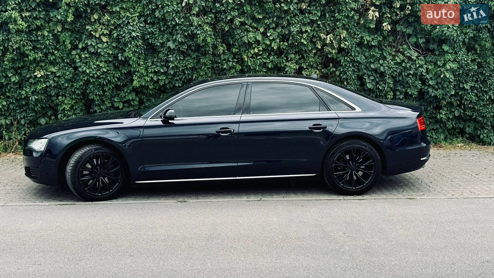 Audi A8 2013 VIN WAURGAFD4DN030630 фото оголошення 2 з 14