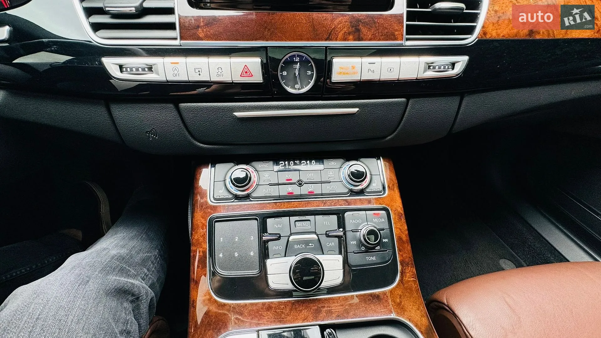 Audi A8 2013 VIN WAURGAFD4DN030630 фото оголошення 9 з 14