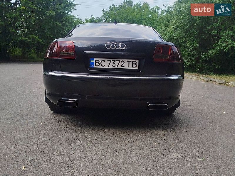 Седан Audi A8 2005 в Рава-Русской