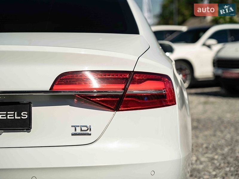 Седан Audi A8 2015 в Чернівцях фото 16 Седан Audi A8 2015 в Чернівцях