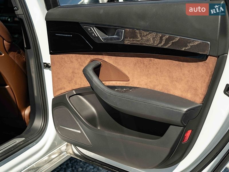 Седан Audi A8 2015 в Чернівцях фото 50 Седан Audi A8 2015 в Чернівцях