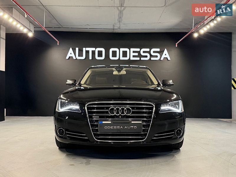 Седан Audi A8 2013 в Одесі