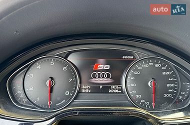 Седан Audi A8 2015 в Тернополе