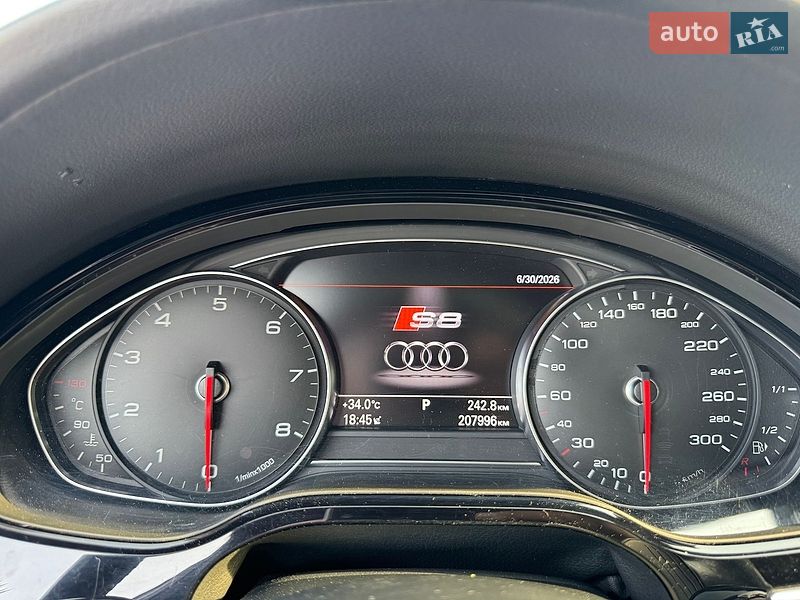 Седан Audi A8 2015 в Тернополе