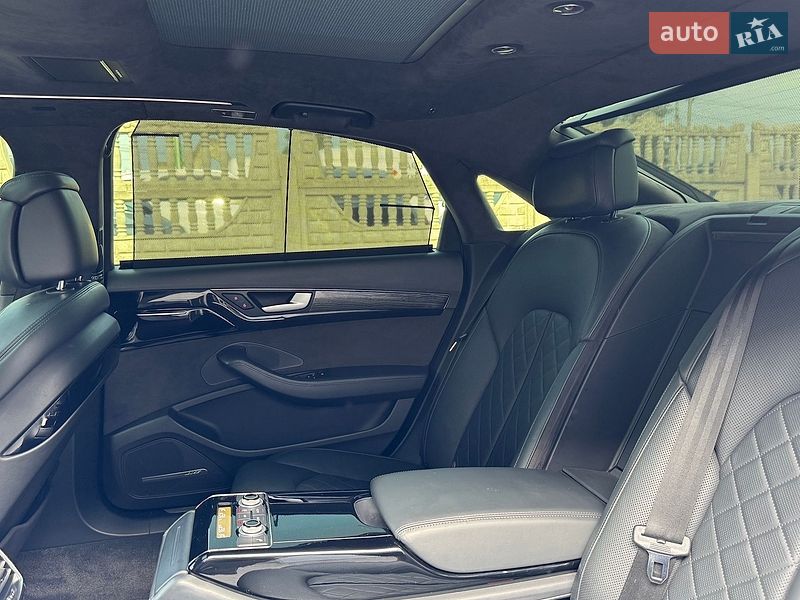 Седан Audi A8 2015 в Тернополе