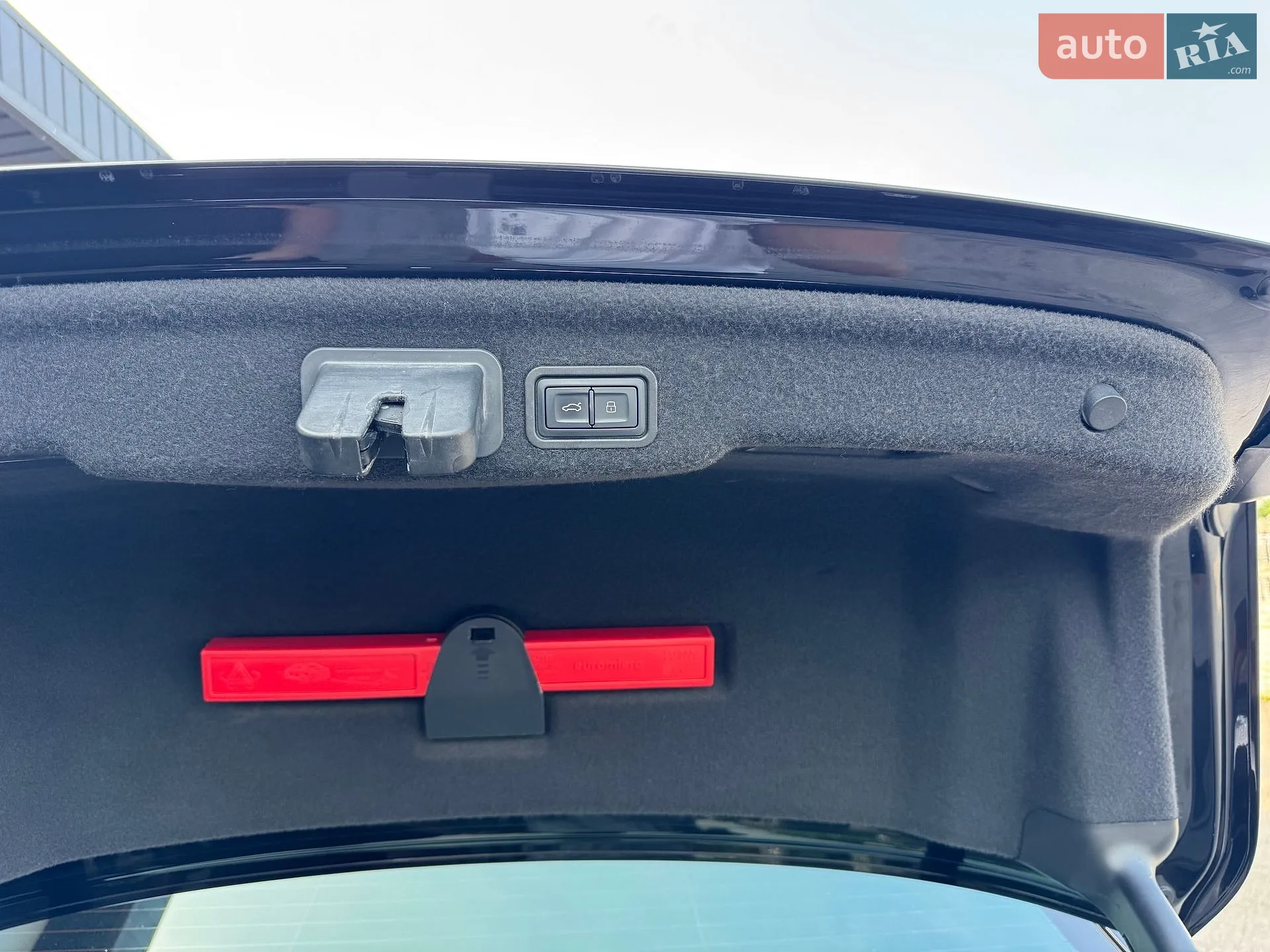 2015 Audi A8 - мініатюра 138