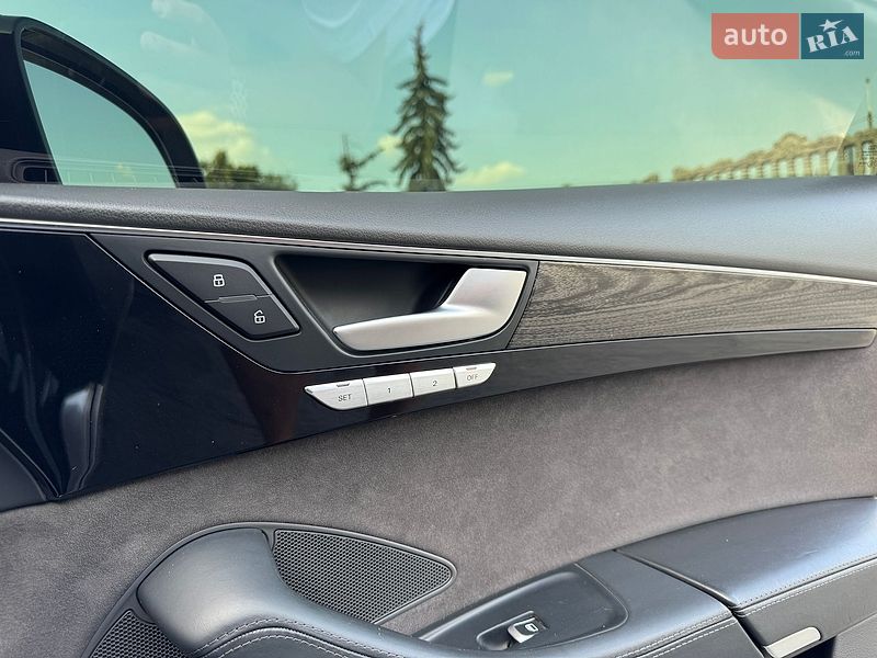 Седан Audi A8 2015 в Тернополе