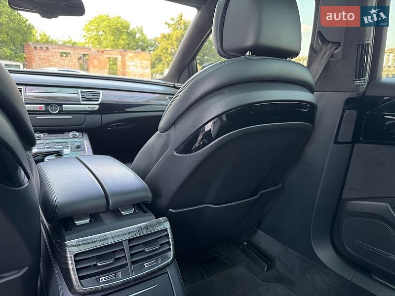 Седан Audi A8 2015 в Тернополе