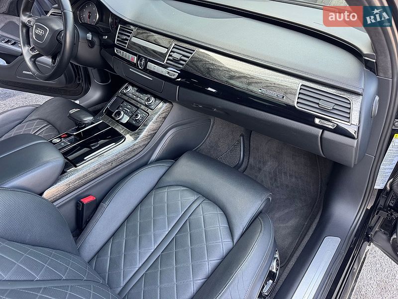 Седан Audi A8 2015 в Тернополе