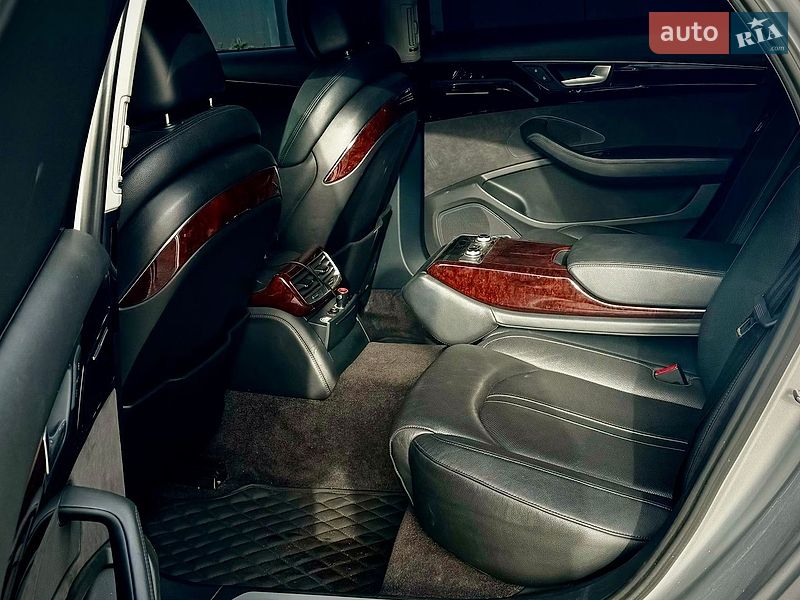 Седан Audi A8 2012 в Каменском