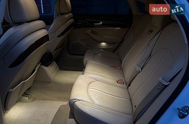 Седан Audi A8 2015 в Львові