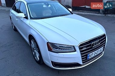 Седан Audi A8 2015 в Львові