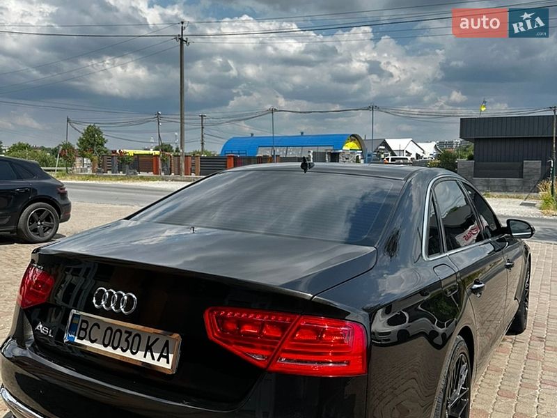 Седан Audi A8 2012 в Львові