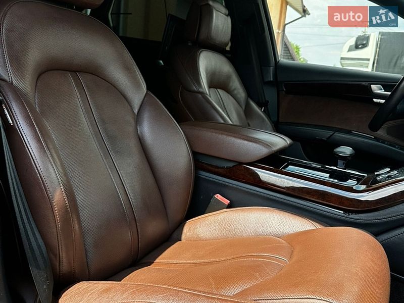 Седан Audi A8 2012 в Львові