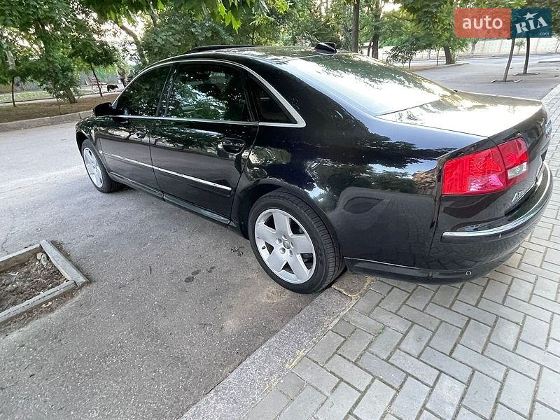 Седан Audi A8 2004 в Николаеве